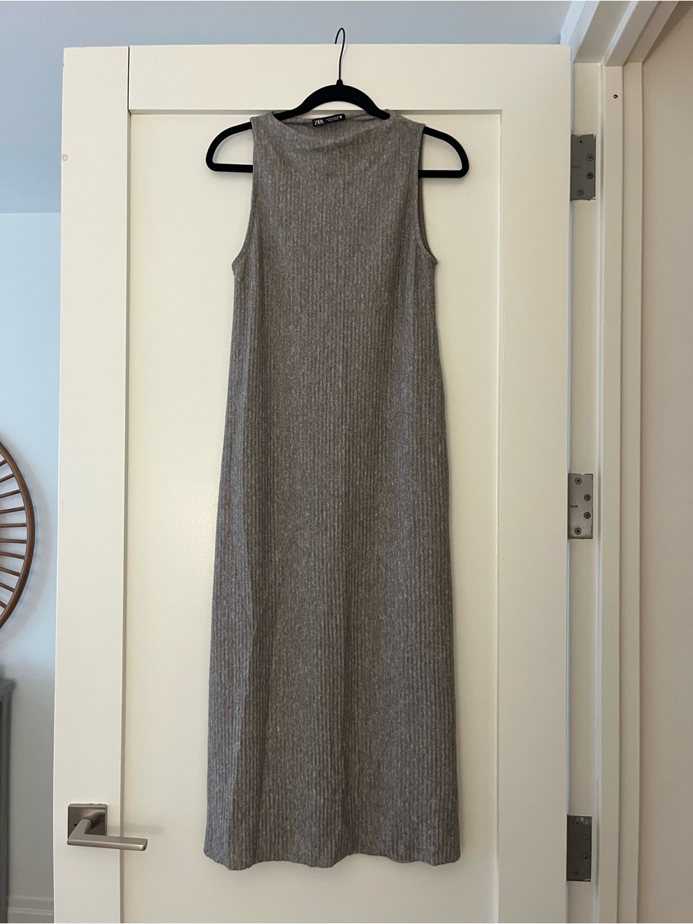 Zara Sleeveless Ribbed Midi Dress - Gray